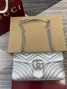 GUCCI GG Marmont leather shoulder bag in silver